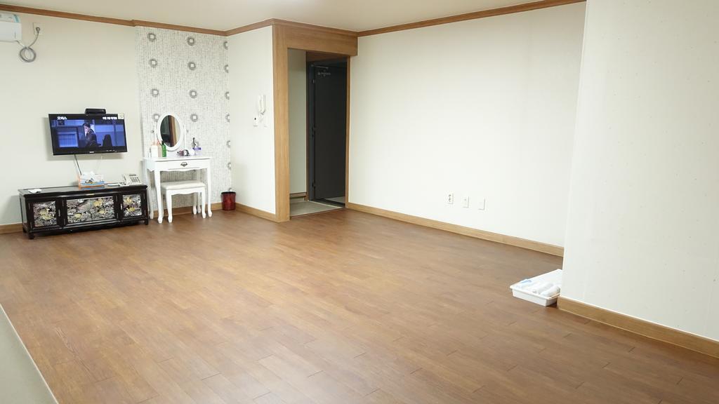 Happy Memory Hotel Jeonju Exterior foto