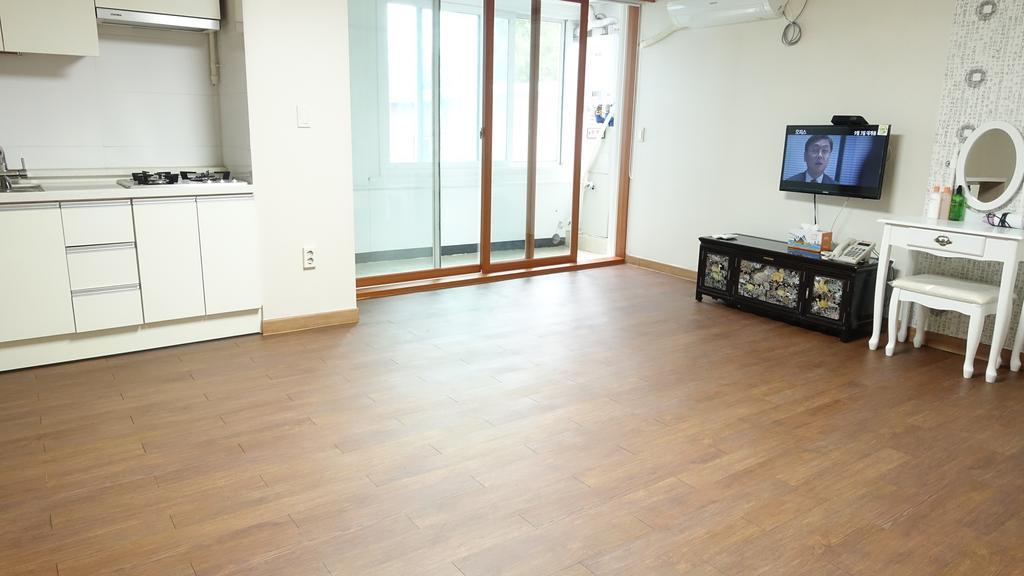 Happy Memory Hotel Jeonju Exterior foto
